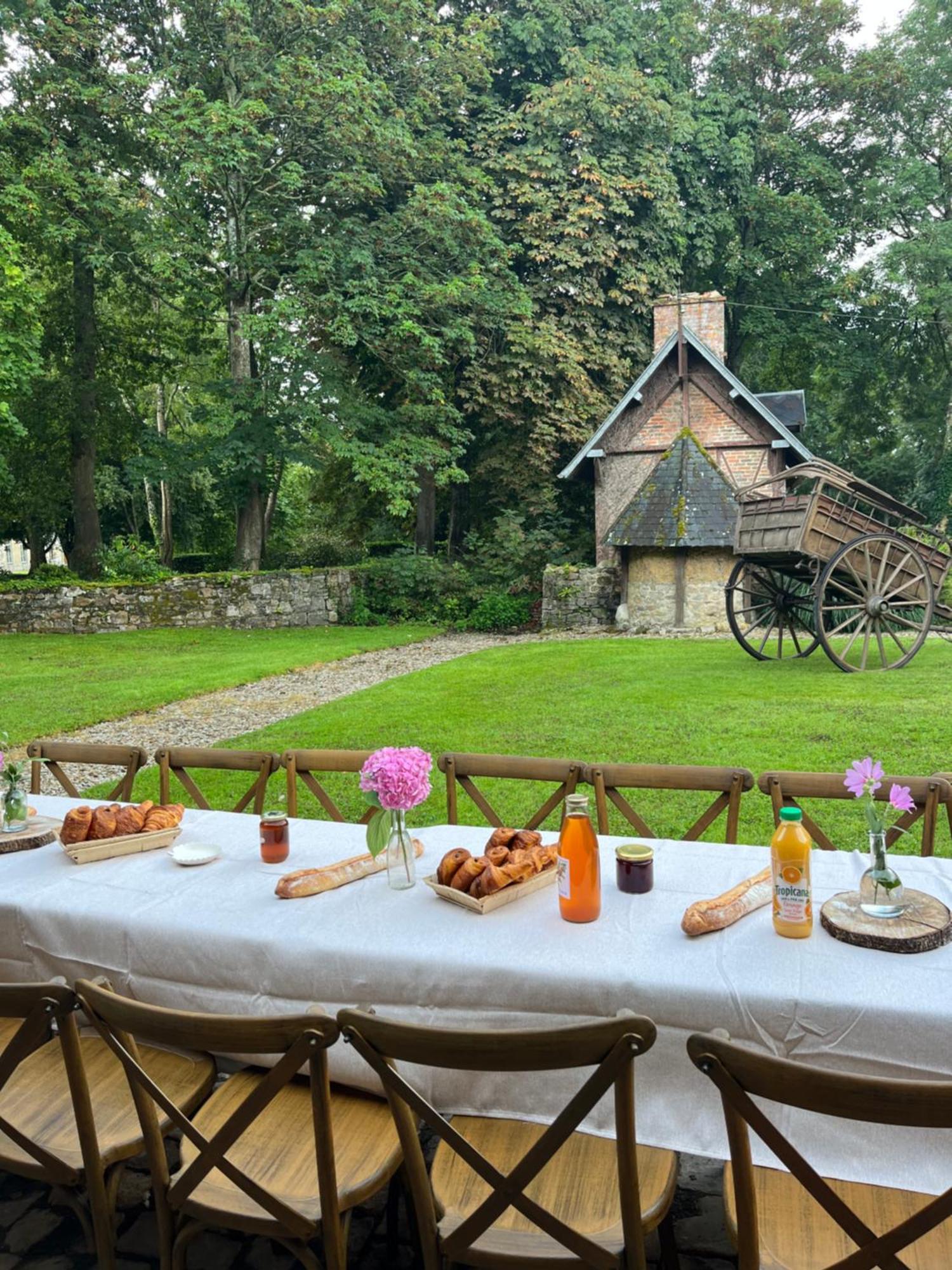 Abbaye De Blanchelande Bed & Breakfast Neufmesnil Eksteriør bilde