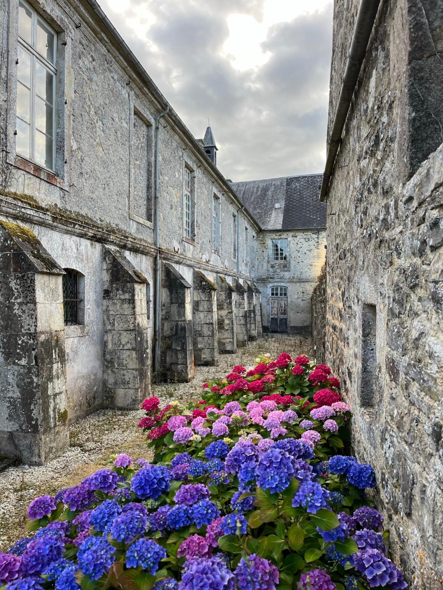 Abbaye De Blanchelande Bed & Breakfast Neufmesnil Eksteriør bilde
